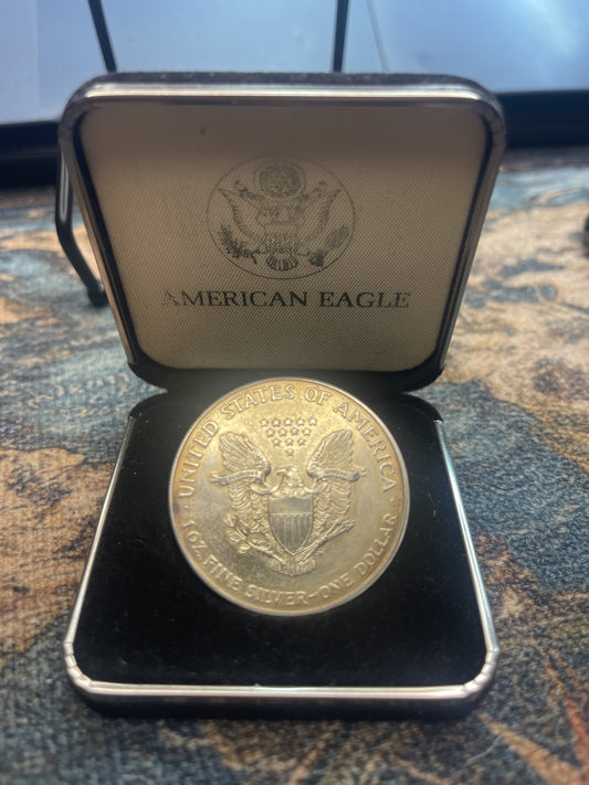 2000 American Silver Eagle 1 oz .999 Silver – Toned with Presentation Box
